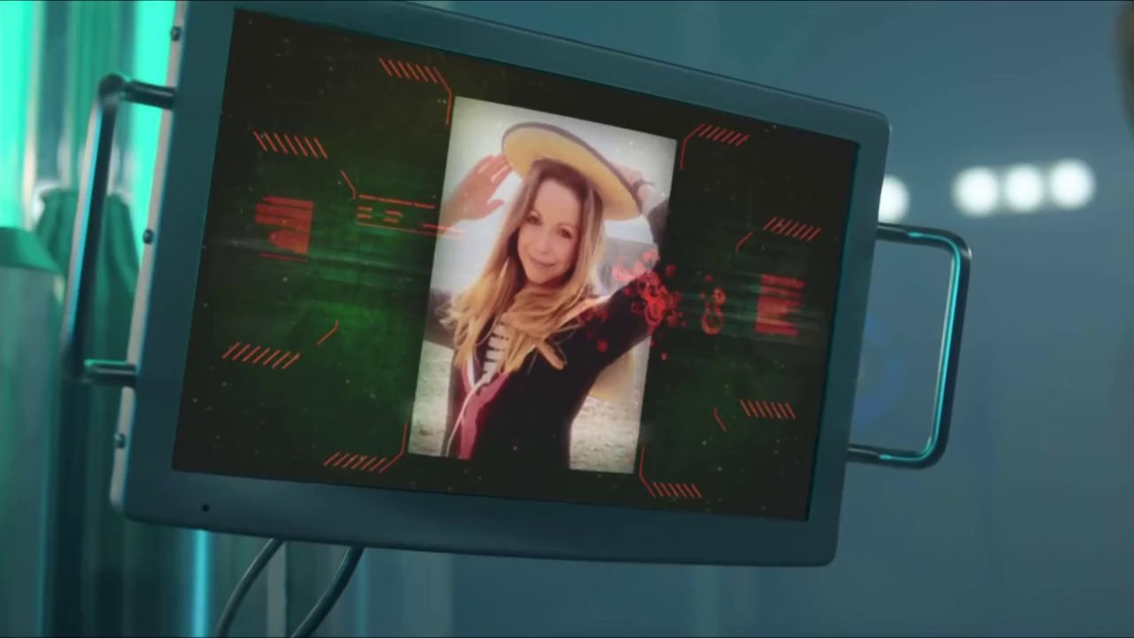 Doctor Who - Clara and the Tardis