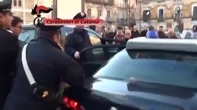 Palagonia (CT) - Sventata rapina in banca (04.02.14)