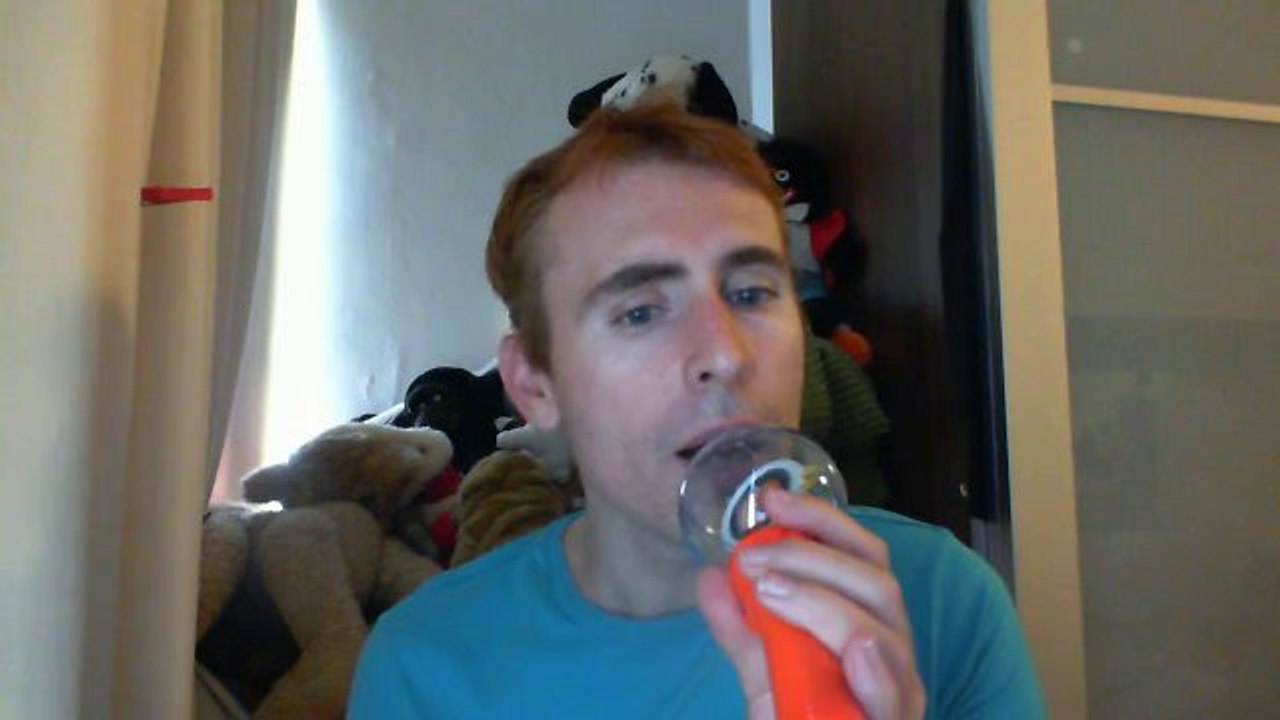 Wiwi égratigne "ma Nelly" de Joël Simon