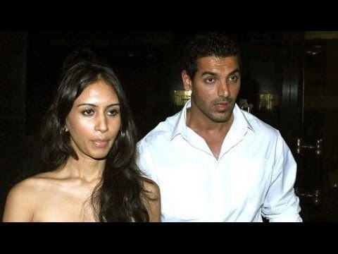 John Abraham Confirms His Marraige With Media | Ignores Partying With Bollywood