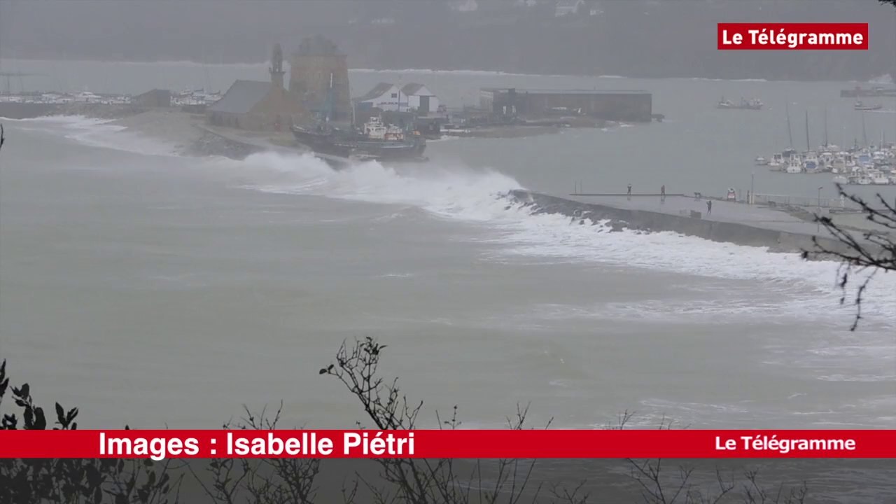 Camaret-sur-Mer (29). Les images de la tempête Petra