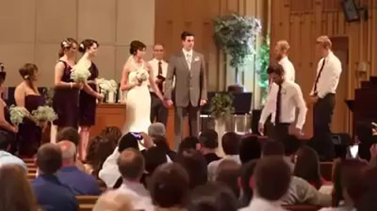 Sembra un normale matrimonio. Ma guardate cosa succede