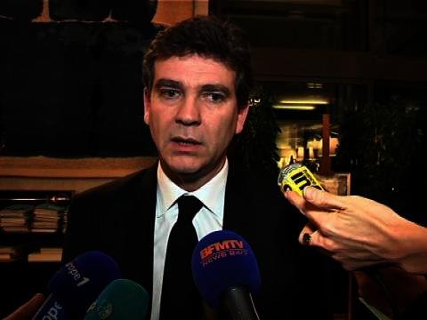 Montebourg à des journalistes: coupez vos téléphones! Je ne peux pas travailler! - 05/02