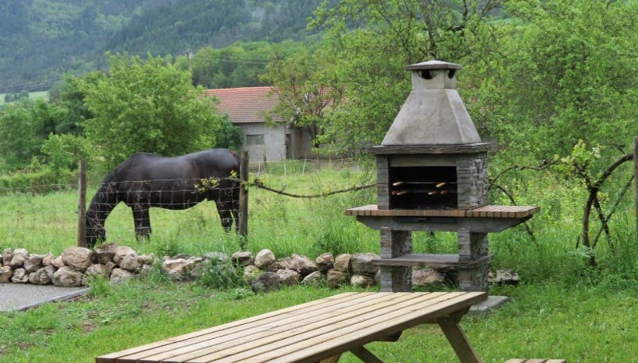 Brick BBQ- See our online catalogue to have all informations about Brick BBQ