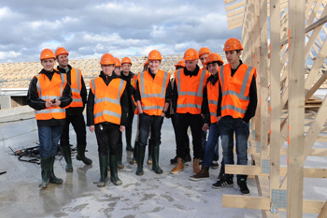 Visite pédagogique sur le chantier du collège de Traînou