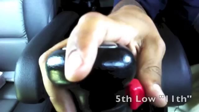 ▶ Up Close_ Shifting an 18 Speed Transmission - YouTube [360p]
