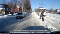 Ne jamais traverser la route sans regarder en Russie