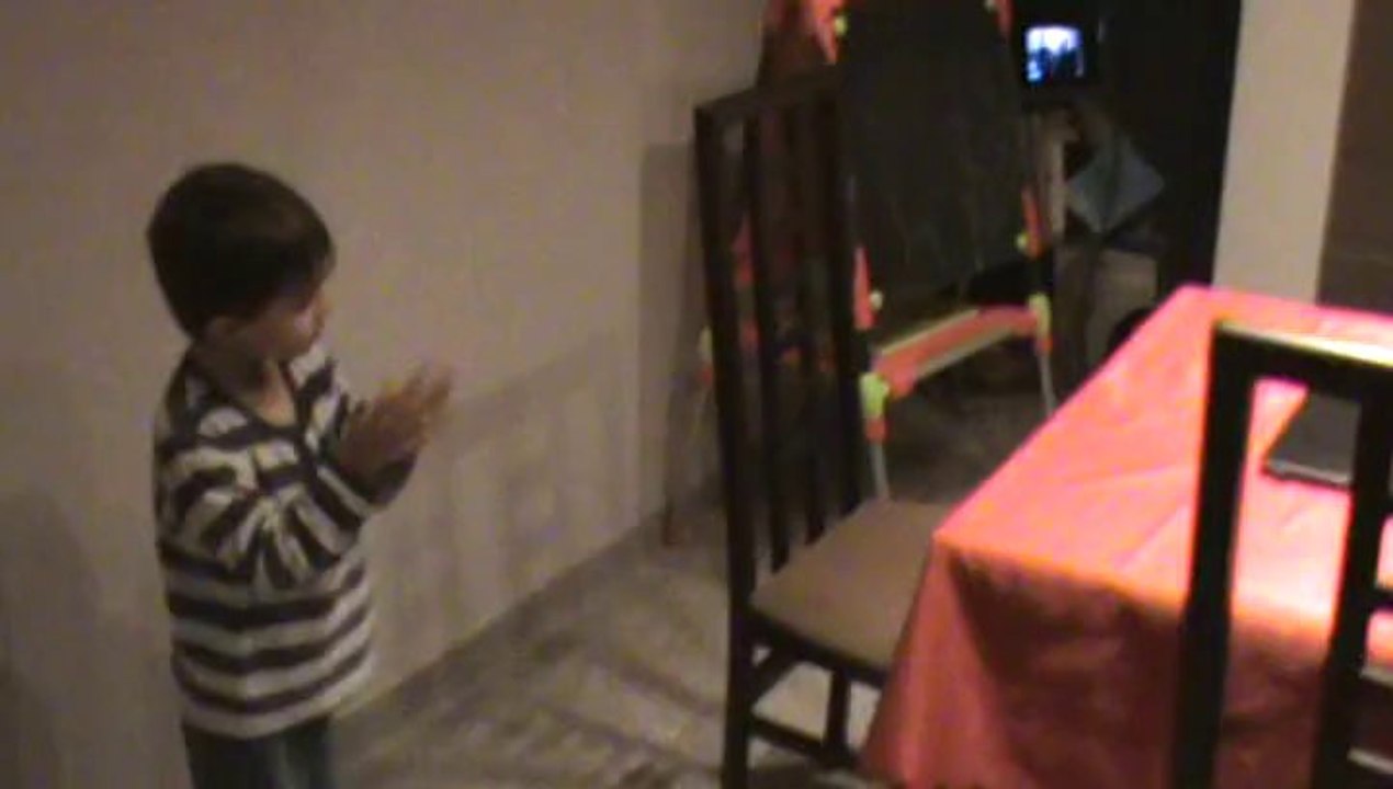 tape tape dans tes mains