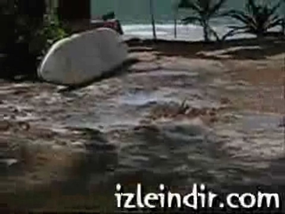 Tsunami görüntüsü