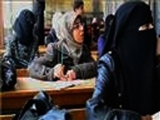 مبادرة نسائية بحلب لمحو الأمية