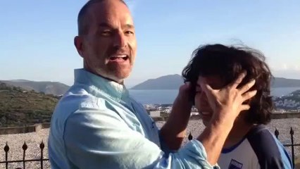 Self Defense Moves Everyone Should Know - How to Stop a Guy Much Bigger Than You