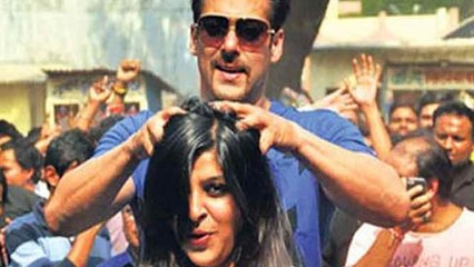 OMG.. Salman Khan SPOTTED Giving Head Massage To A Woman