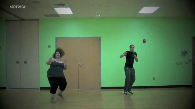 МОТИКА: Дебела танчерка која ќе ве воодушеви со својот настап