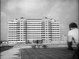 Naissance d'une cité 1956 réalisation Marcel de Hubsch prise de vues Pierre Thomas sujet construction de la cité de la Benauge ensemble d'immeubles HLM à Bordeaux