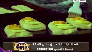 خبز القرع والتفاح ببذور دوار الشمس - الشيف محمد فوزى - سفرة دايمة