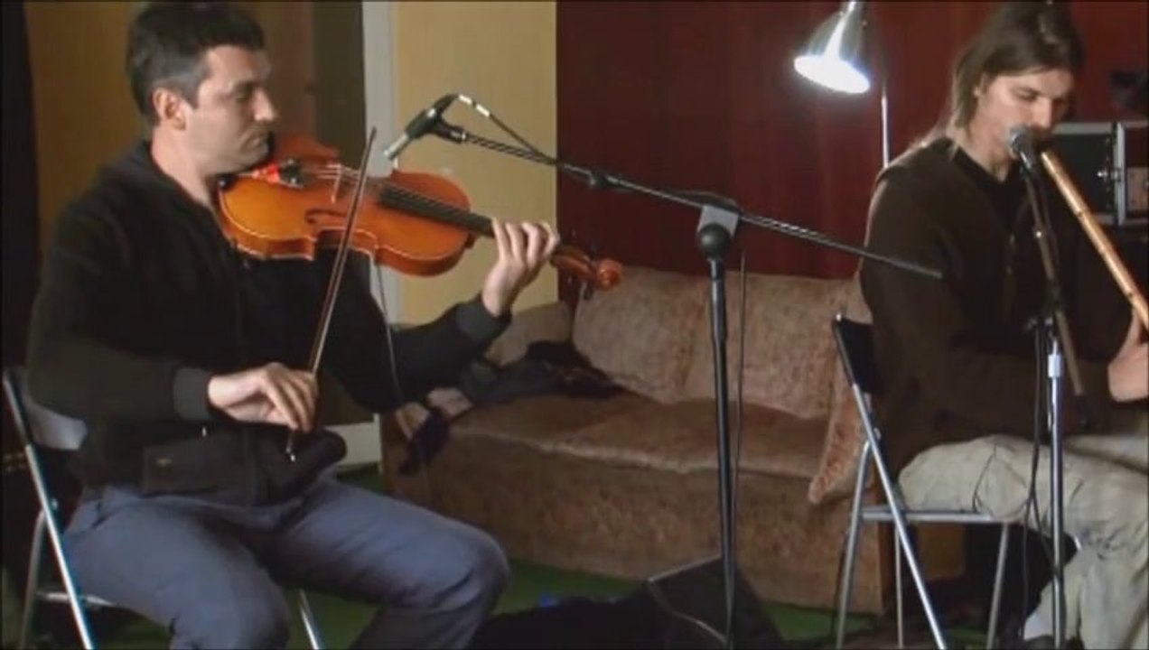 Πουλί σε δέντρο αρχοντικό - Σωκράτης Μάλαμας