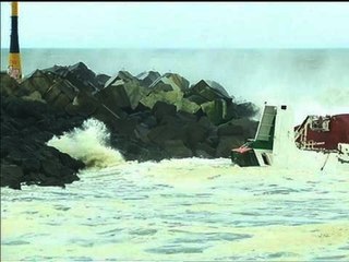 Cargo espagnol échoué à Anglet: la poupe s'est décrochée - 06/02