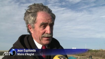 Naufrage à Anglet: la cuve avant du cargo espagnol intacte