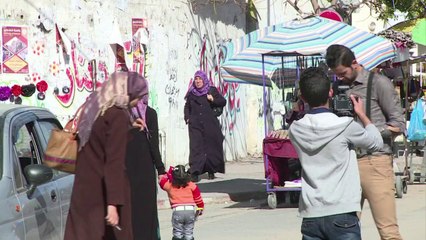 الغزيون يلجأون للكوميديا للسخرية من ازمة انقطاع الكهرباء