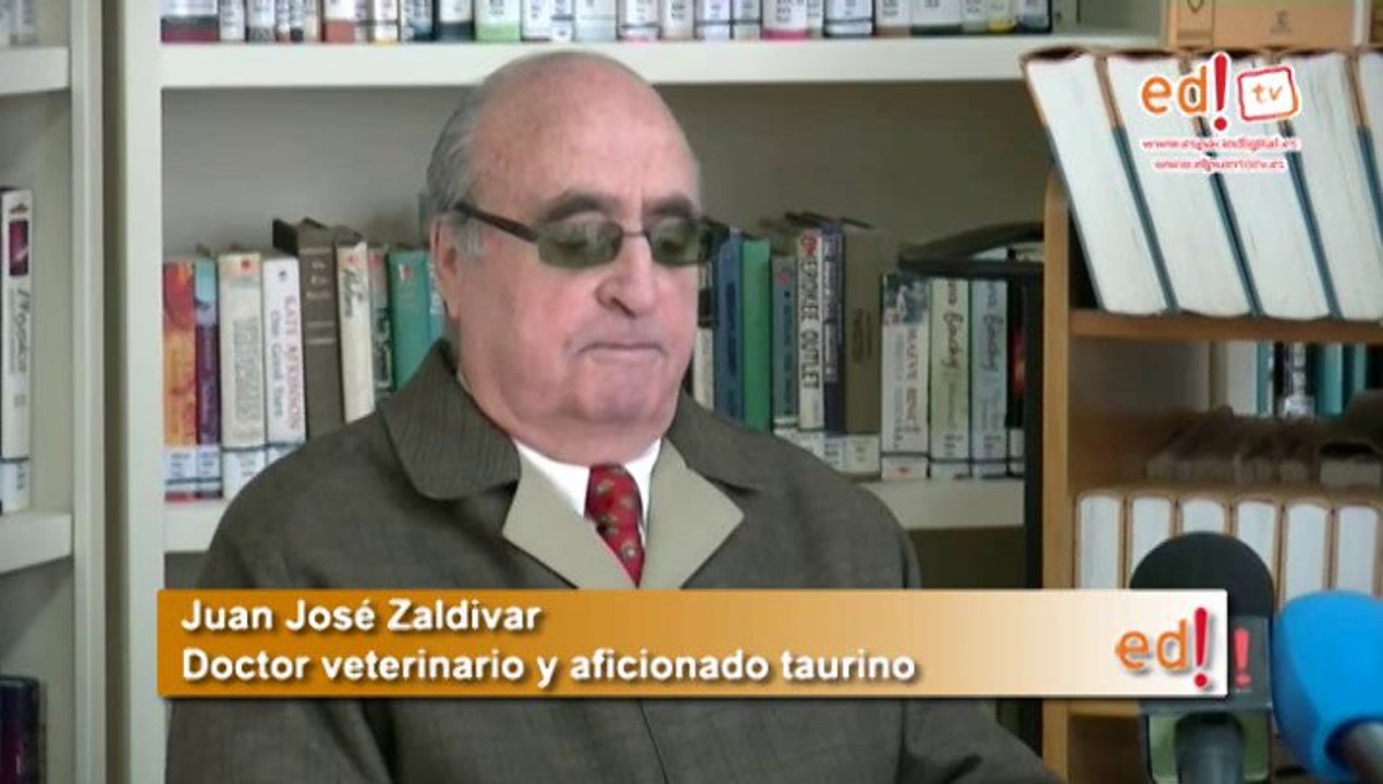 El Puerto - Donación de libros Taurinos a la biblioteca Municipal