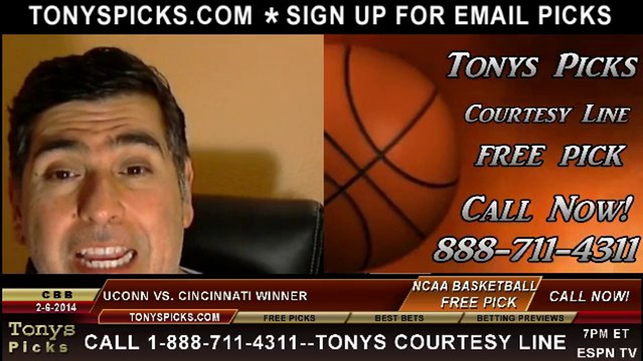 Cincinnati Bearcats vs. Connecticut Huskies Pic...