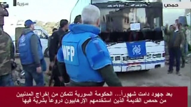 Syrie: les premiers civils évacués de Homs après un long siège