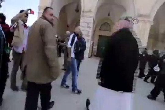 Mescid-i Aksa' da çatışma