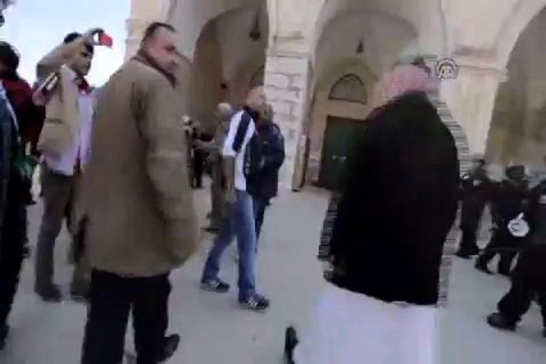 Mescid-i Aksa' da çatışma