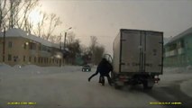 Fight   Fail : russian driver VS walker!