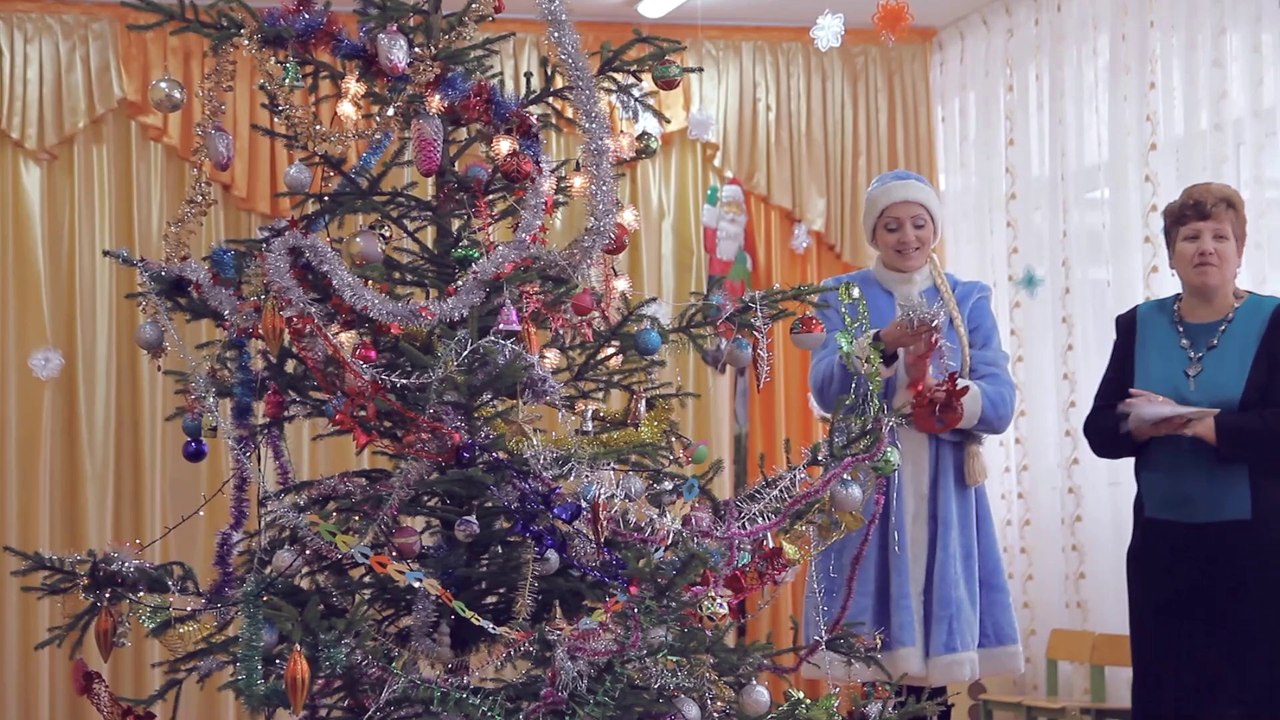 Новогодний утренник в д/с., гр.  Колобок