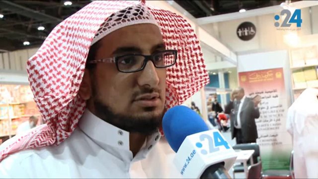 24 يسأل زوار معرض أبوظبي الدولي للكتاب: كم من الوقت تخصص للقراءة يومياً؟