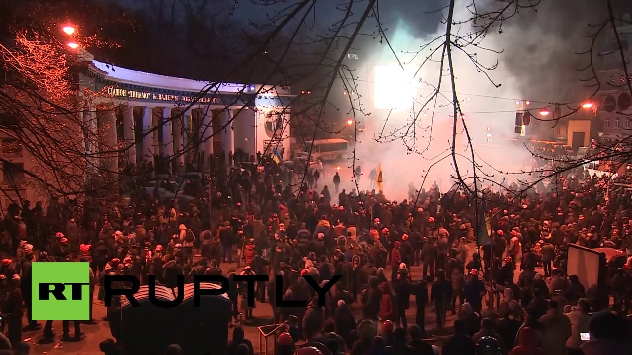 Kiev Clashes: Teargas, fire, smoke as Ukrainian protests turn violent