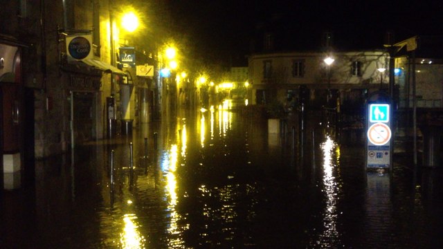 Le centre-ville de Quimper inondé