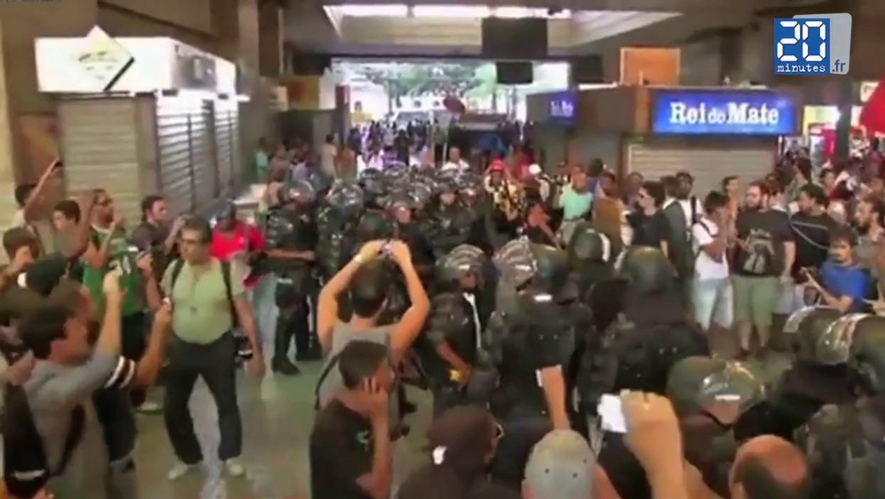 Une manifestation dégénère à Rio au Brésil