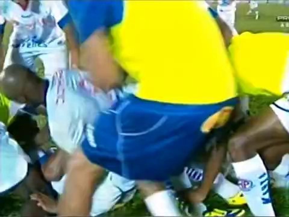Penapolense sofre, mesmo com dois a mais em campo, mas fura defesa do São Bernardo