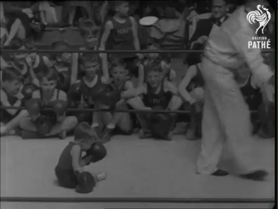 Toddlers boxing match gets nasty