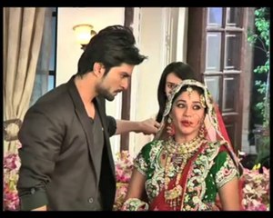 Qubool Hai Tanveer arrives at Siddiqui house