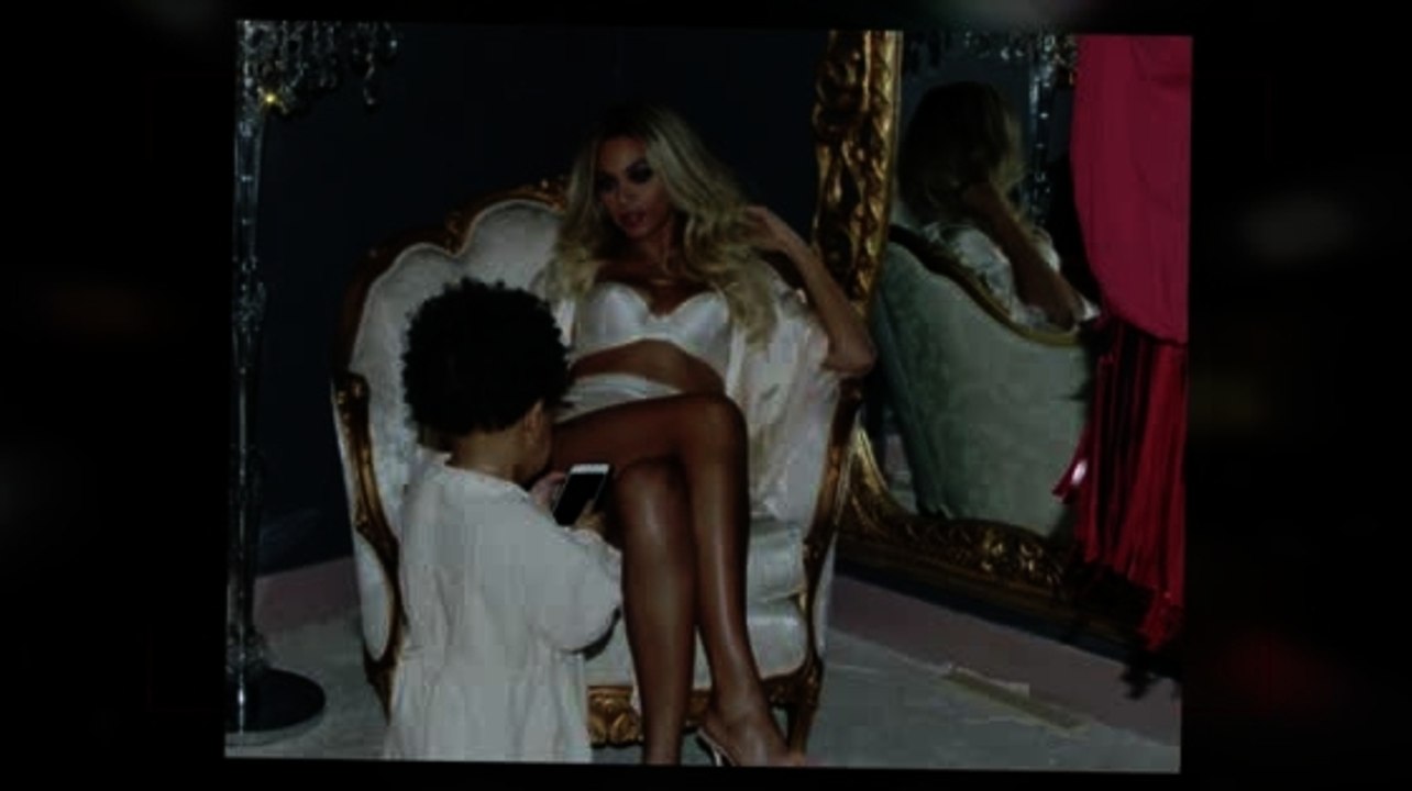 Beyoncé entspannt in Unterwäsche während ihre Single in den Charts aufsteigt