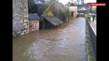 Jugon-les-lacs. Les pieds dans l’eau