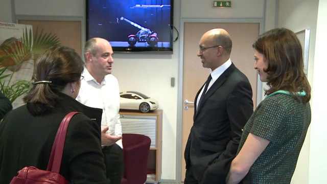 Harlem Désir et Juliette Méadel visite l'entreprise ESTECH à Buc (Yvelines)