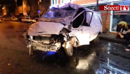 Önce mağazaya sonra direğe çarptı