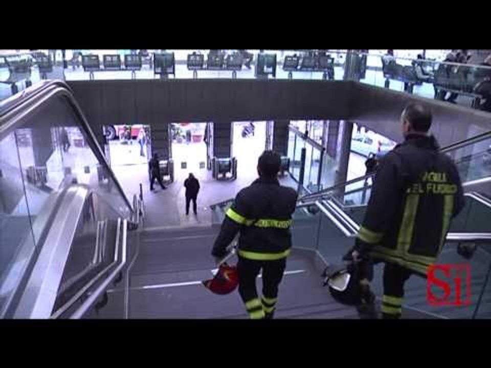 Napoli - Cumana, treno in fiamme. Panico tra passeggeri -live- (07.02.14)