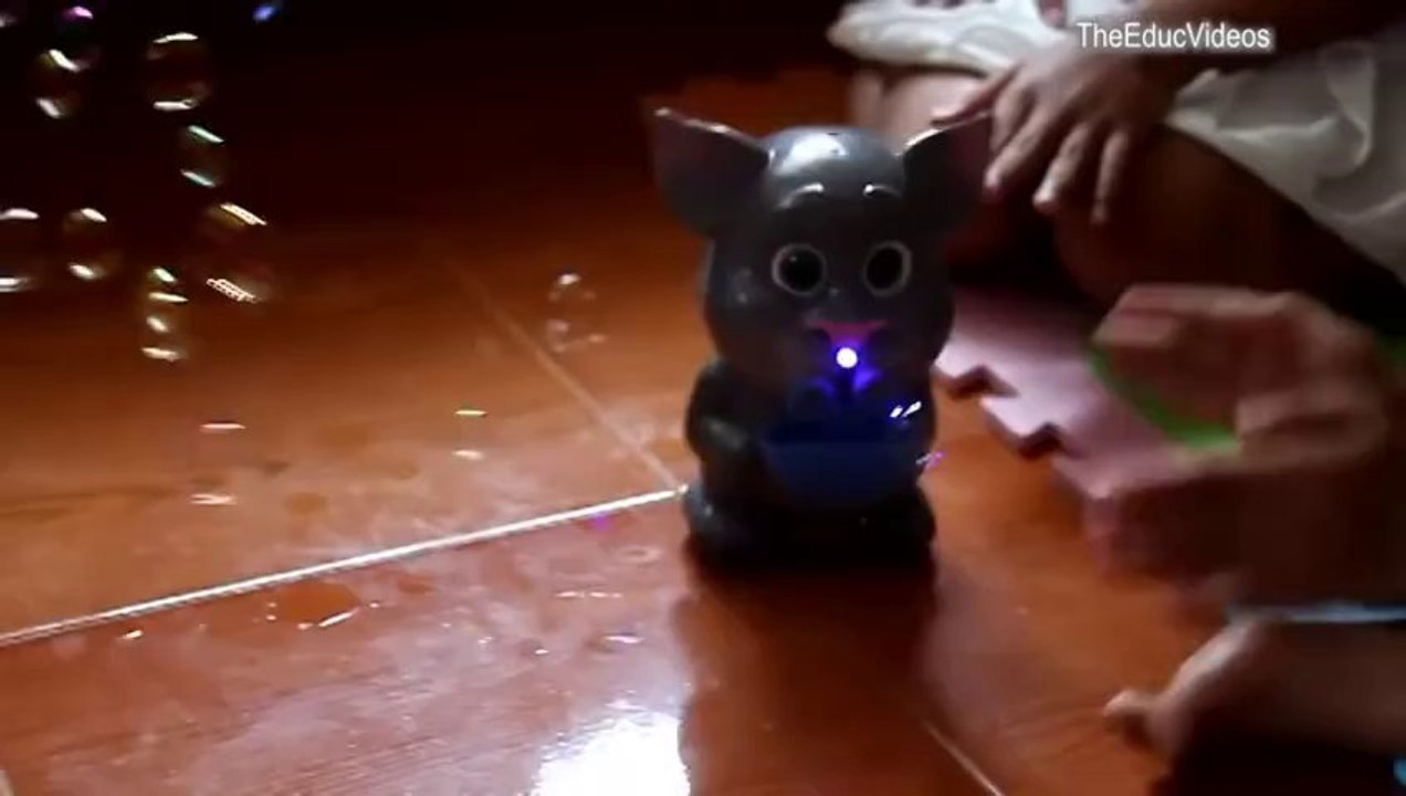 Talking Tom Blowing Bubbles - Kids' Toys