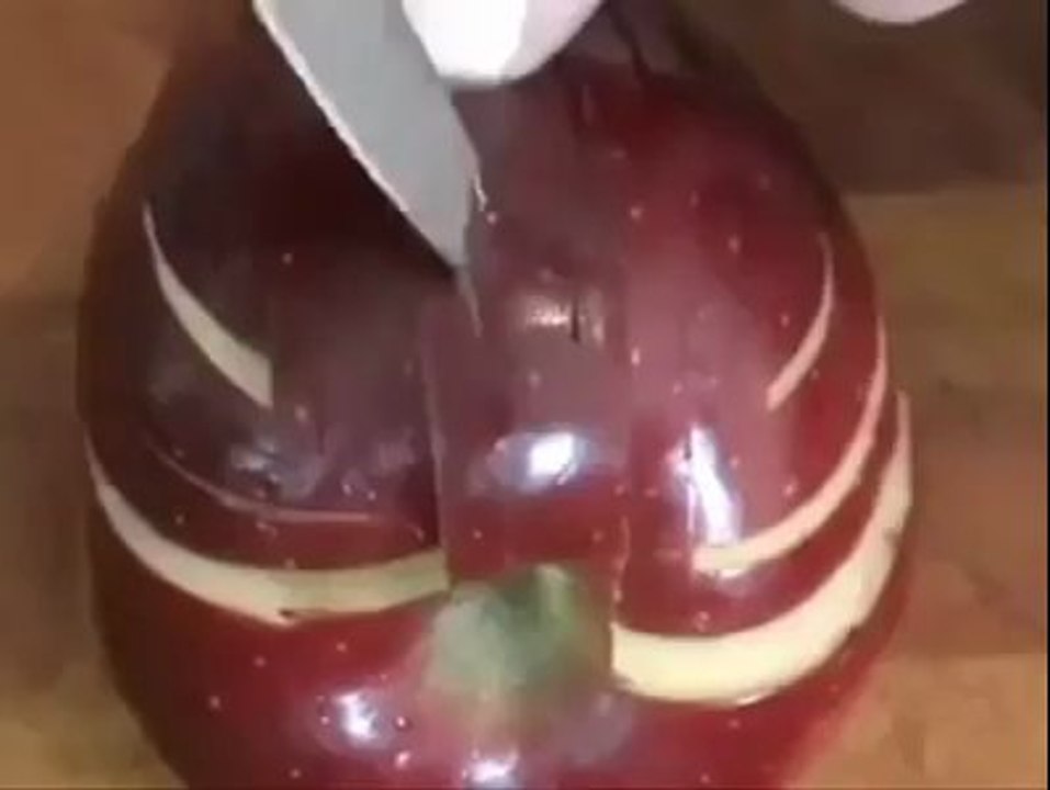 Incredibile. Guardate cosa si riesce a fare con una semplice mela.