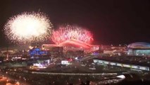 Feu d'artifice d'ouverture des Jeux Olympiques d'Hiver de Sotchi.