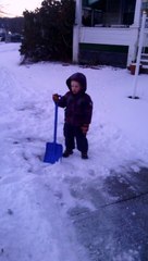 Un enfant en a marre de la neige et demande à Jésus de réchauffer un peu tout ça!
