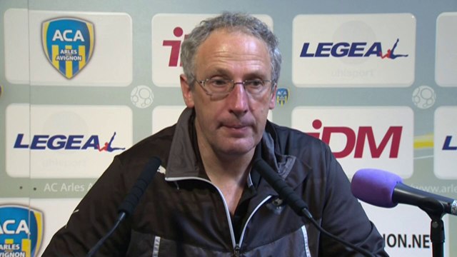 Conférence de presse AC Arles Avignon - Chamois Niortais (0-0) : Franck DUMAS (ACA) - Pascal GASTIEN (NIORT) - 2013/2014