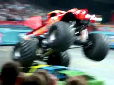 Freestyle Captain's Curse - Monster Jam Antwerp 11-09-10 (2)