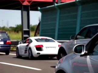 Audi R8 sur l'autoroute !
