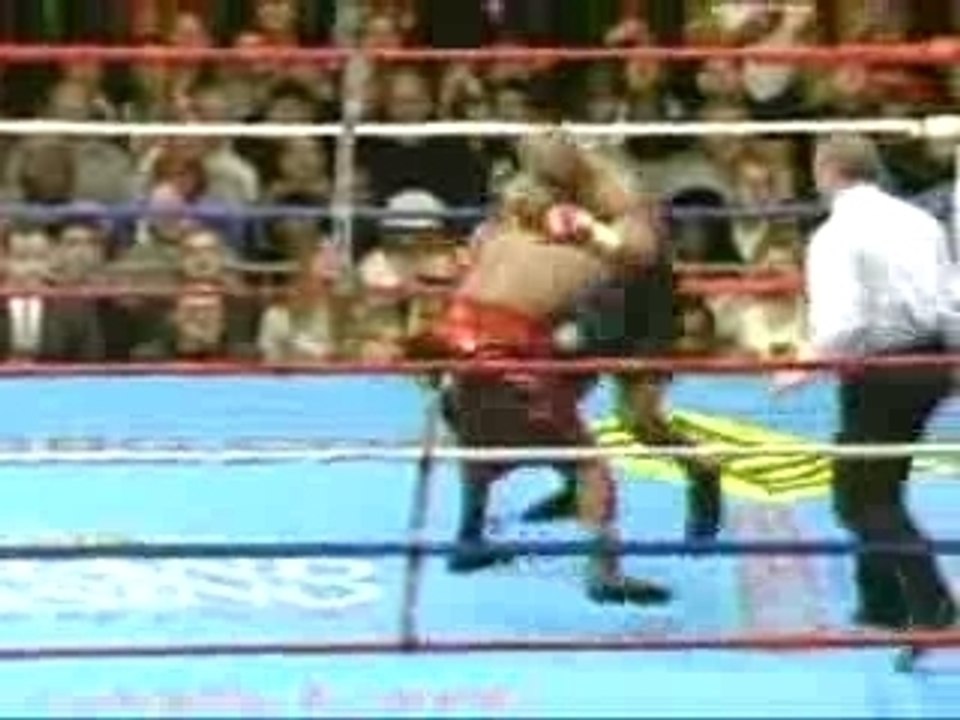 Mike Tyson vs Etienne - 2